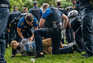 خشونت علیه معترضان در دانشگاه‌های آمریکا؛ بیش از ۵۵۰ دانشجوی معترض بازداشت شدند